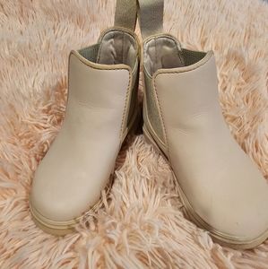 Size 8 Pink Native